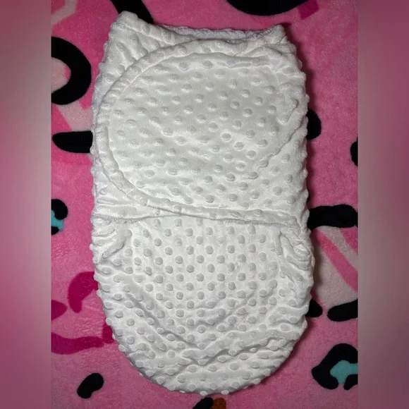 (3) Girls swaddle bundle - Picture 4 of 7